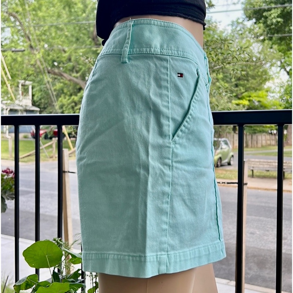 Tommy Hilfiger shorts - Picture 2 of 8
